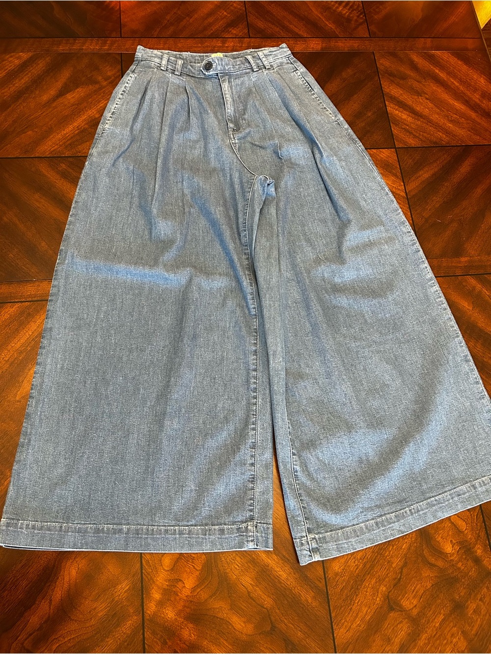 GAP Wide Leg Light Blue Denim Jeans/Culottes
